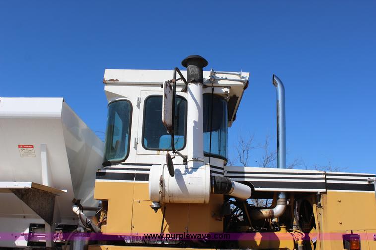 image for item J7559 Ag-Chem TerraGator 1664 self-propelled dry spreader applicator