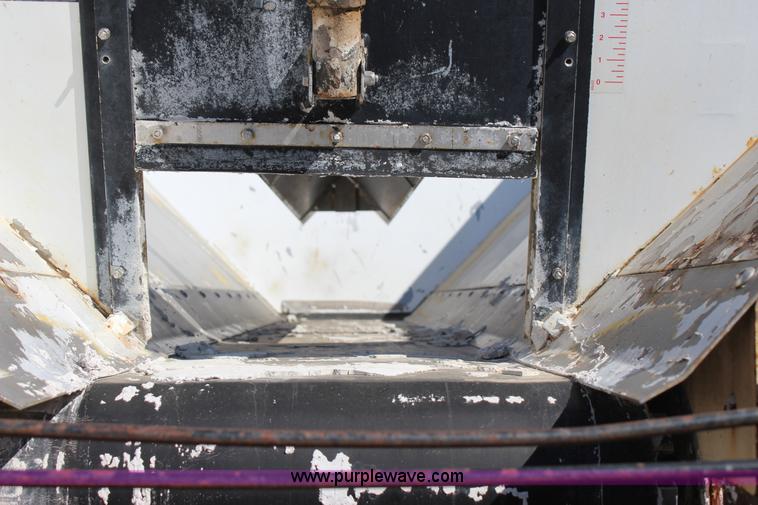 image for item J7559 Ag-Chem TerraGator 1664 self-propelled dry spreader applicator