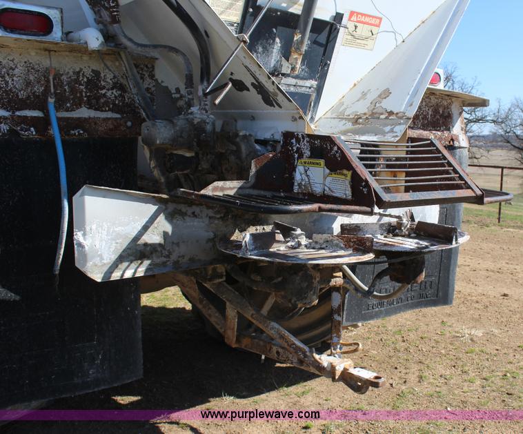 image for item J7559 Ag-Chem TerraGator 1664 self-propelled dry spreader applicator