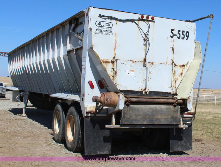 image for item J7560 2005 Aulick live bottom trailer