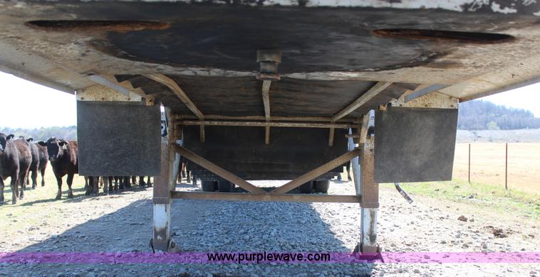 image for item J7560 2005 Aulick live bottom trailer