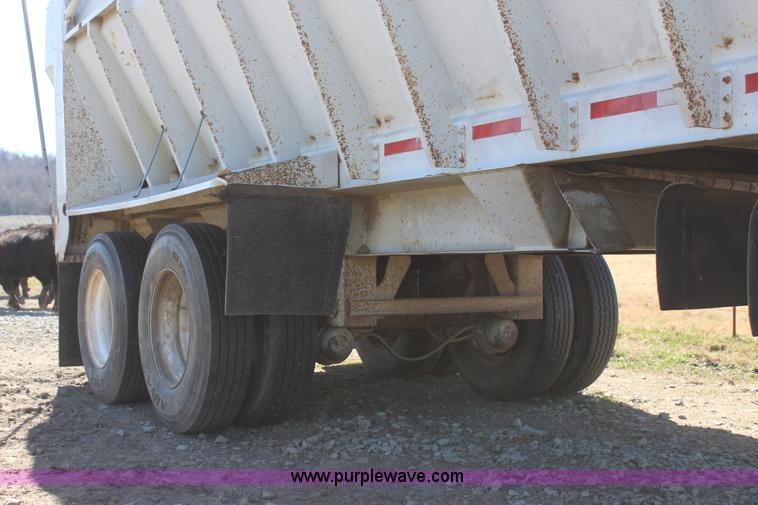 image for item J7560 2005 Aulick live bottom trailer