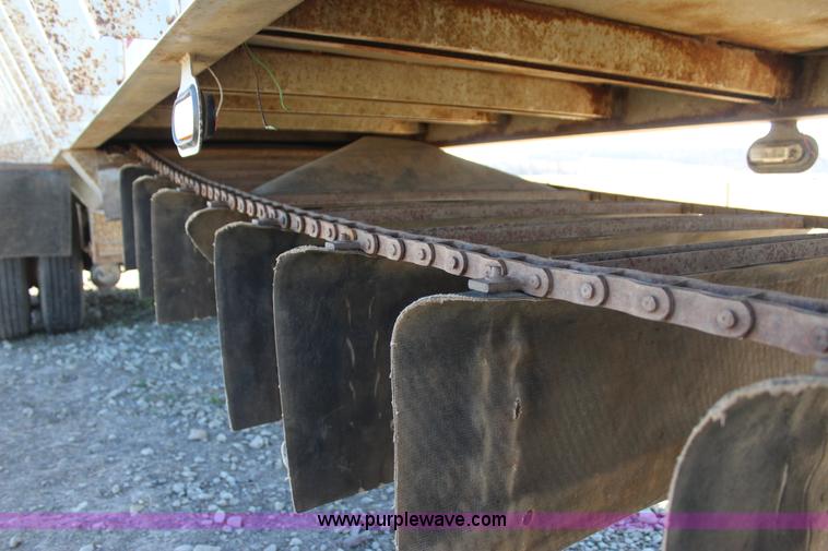 image for item J7560 2005 Aulick live bottom trailer