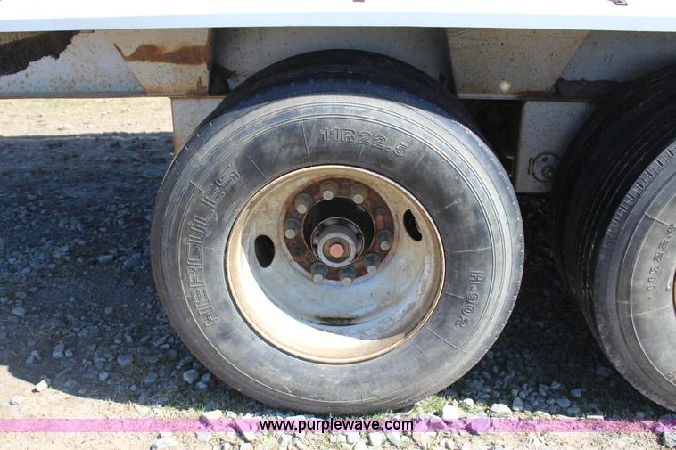 image for item J7560 2005 Aulick live bottom trailer