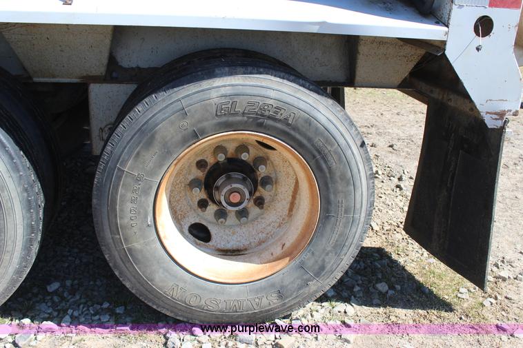 image for item J7560 2005 Aulick live bottom trailer