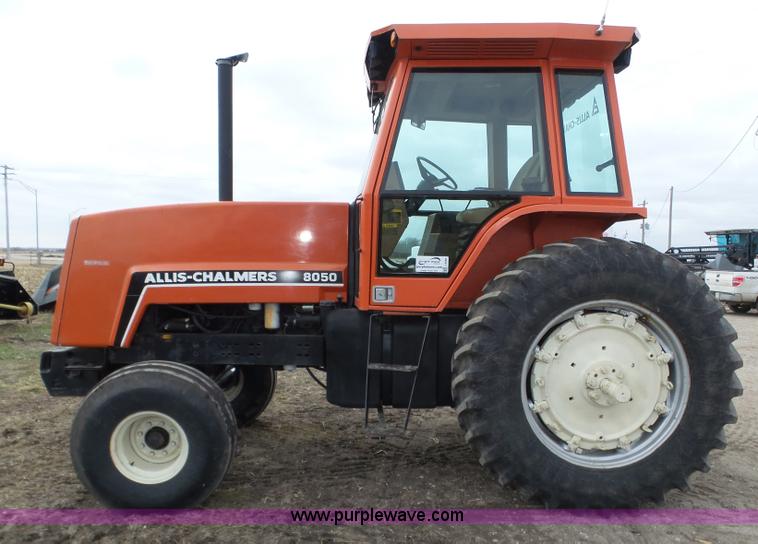 image for item J8882 1982 Allis Chalmers 8050 tractor