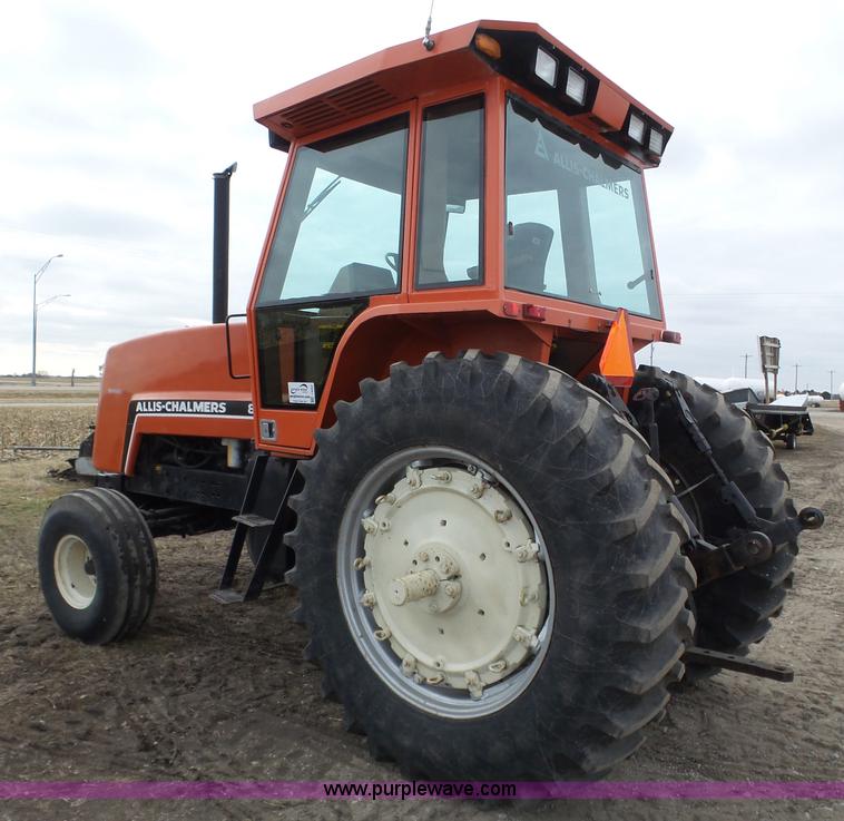 image for item J8882 1982 Allis Chalmers 8050 tractor