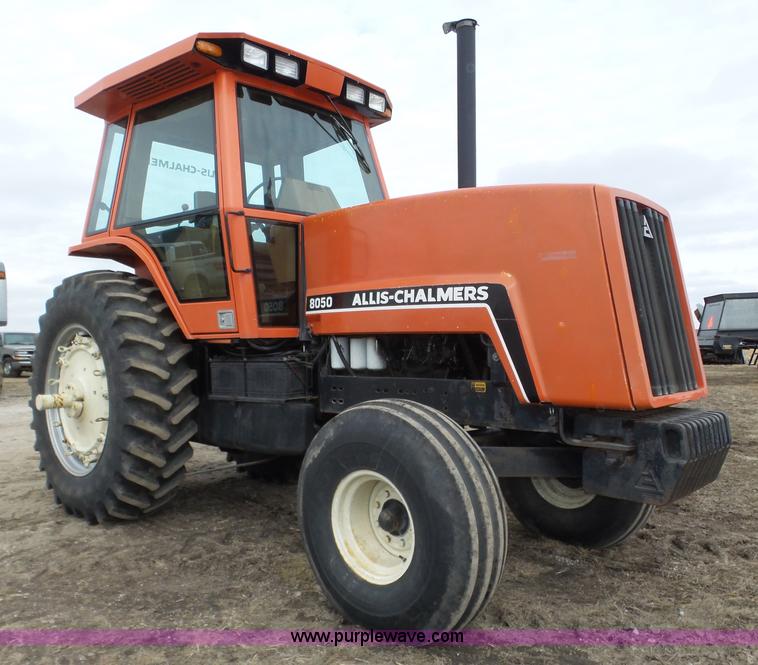 image for item J8882 1982 Allis Chalmers 8050 tractor