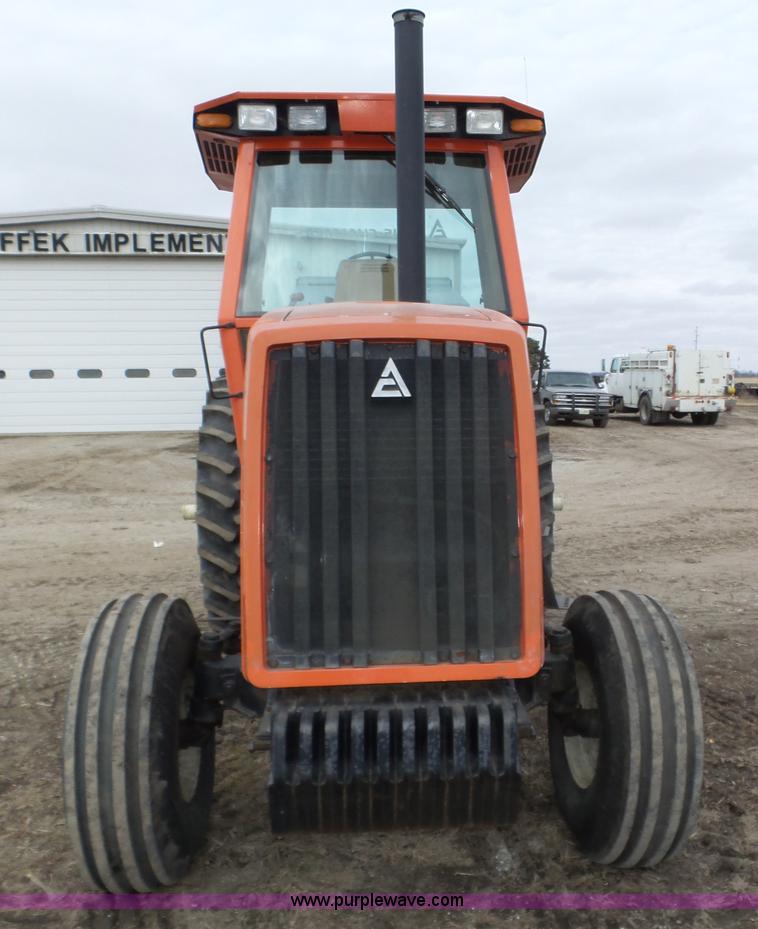image for item J8882 1982 Allis Chalmers 8050 tractor