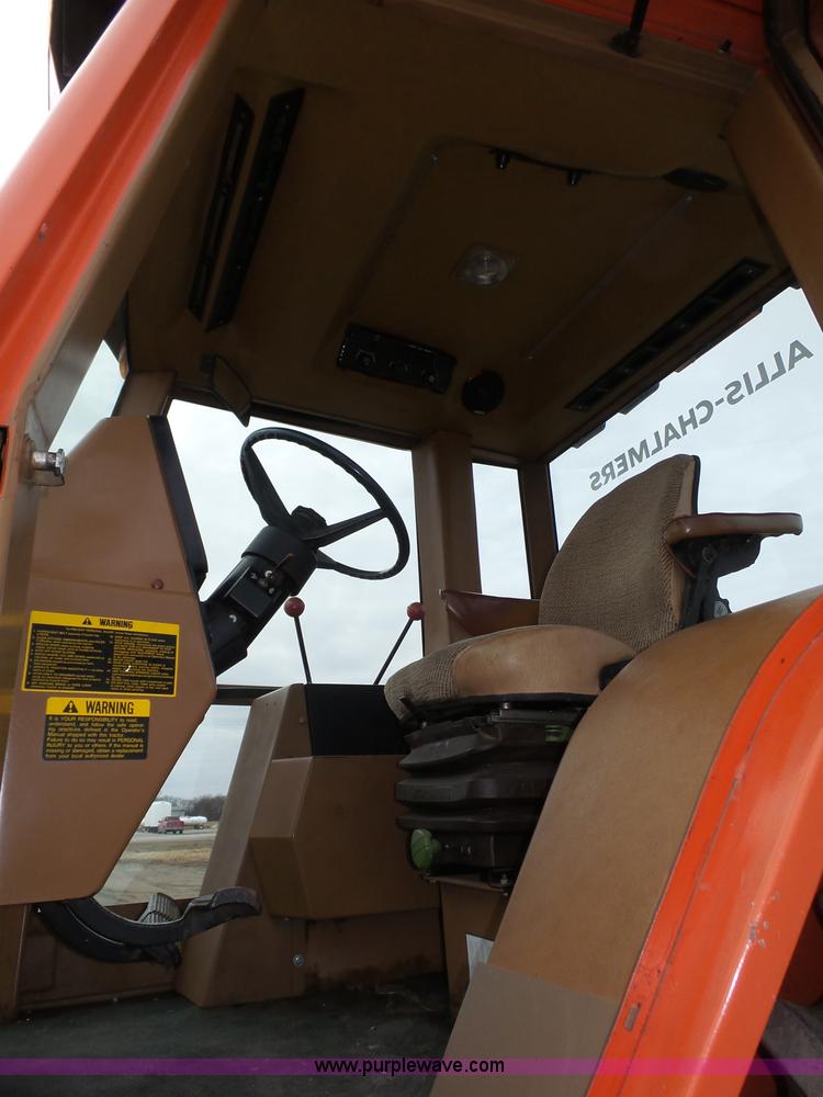 image for item J8882 1982 Allis Chalmers 8050 tractor