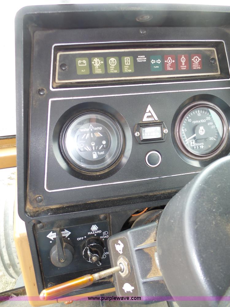 image for item J8882 1982 Allis Chalmers 8050 tractor