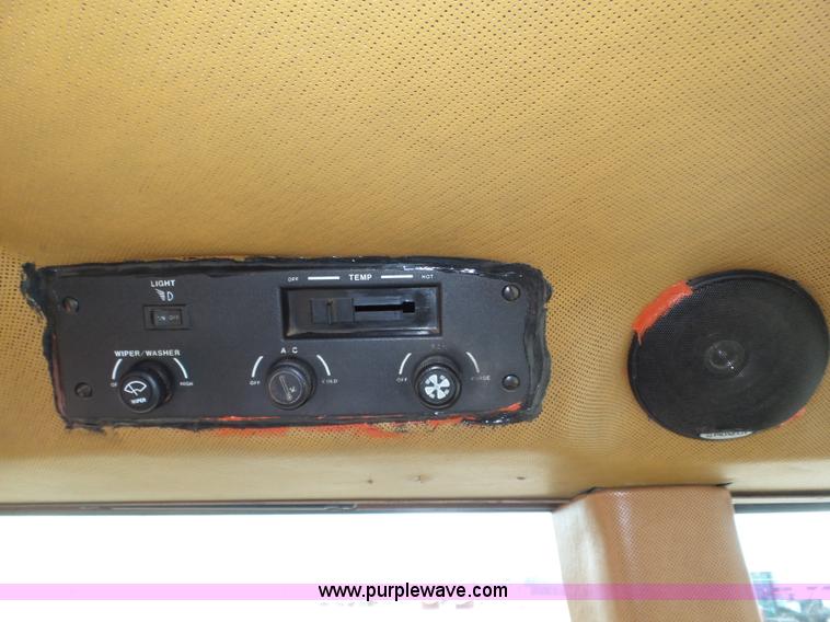 image for item J8882 1982 Allis Chalmers 8050 tractor