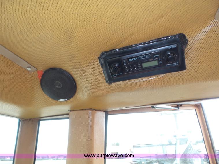 image for item J8882 1982 Allis Chalmers 8050 tractor