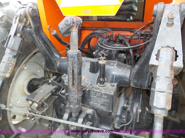 image for item J8882 1982 Allis Chalmers 8050 tractor