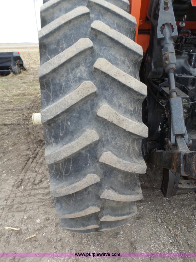 image for item J8882 1982 Allis Chalmers 8050 tractor