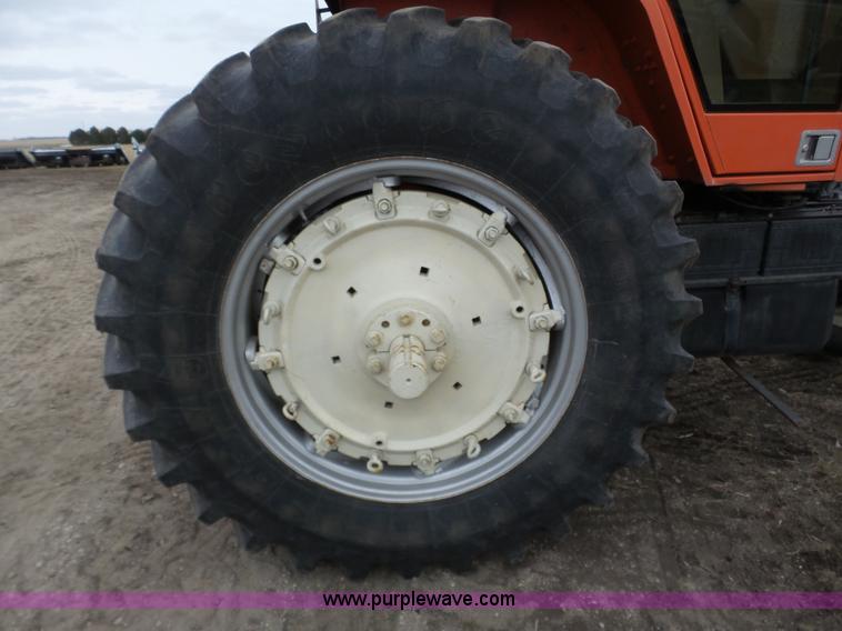 image for item J8882 1982 Allis Chalmers 8050 tractor