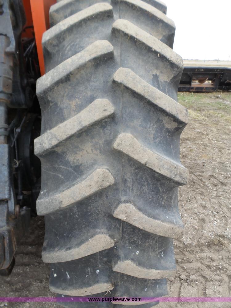 image for item J8882 1982 Allis Chalmers 8050 tractor