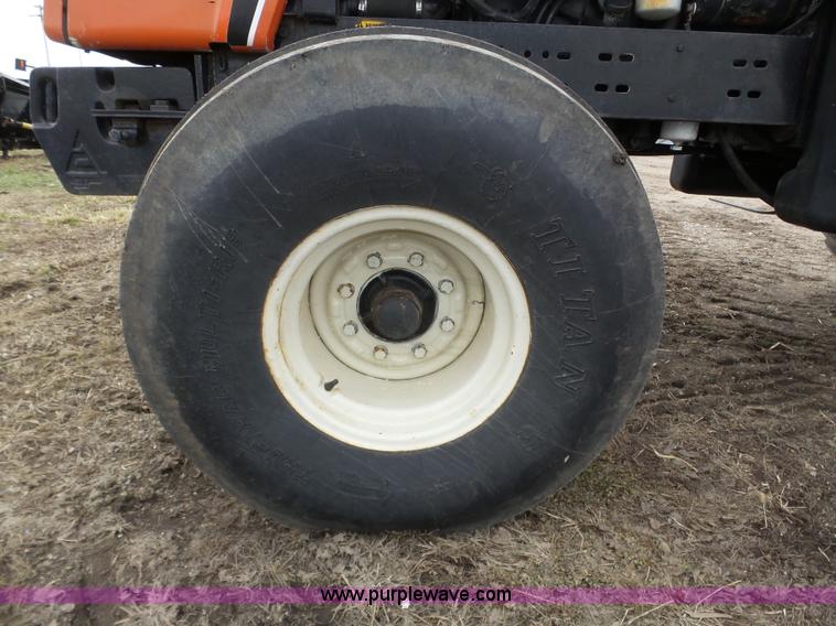 image for item J8882 1982 Allis Chalmers 8050 tractor