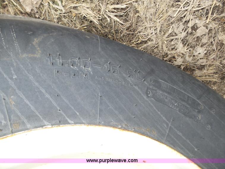 image for item J8882 1982 Allis Chalmers 8050 tractor