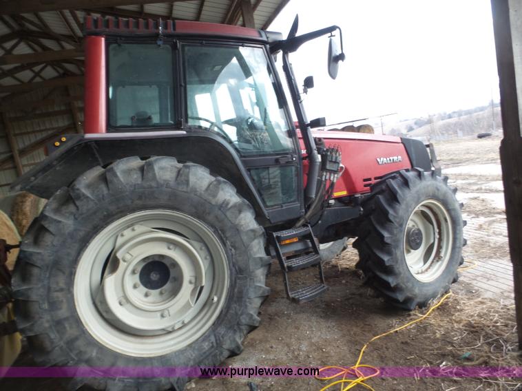 image for item J8919 2002 Valtra 6550 MFWD bidirectional tractor