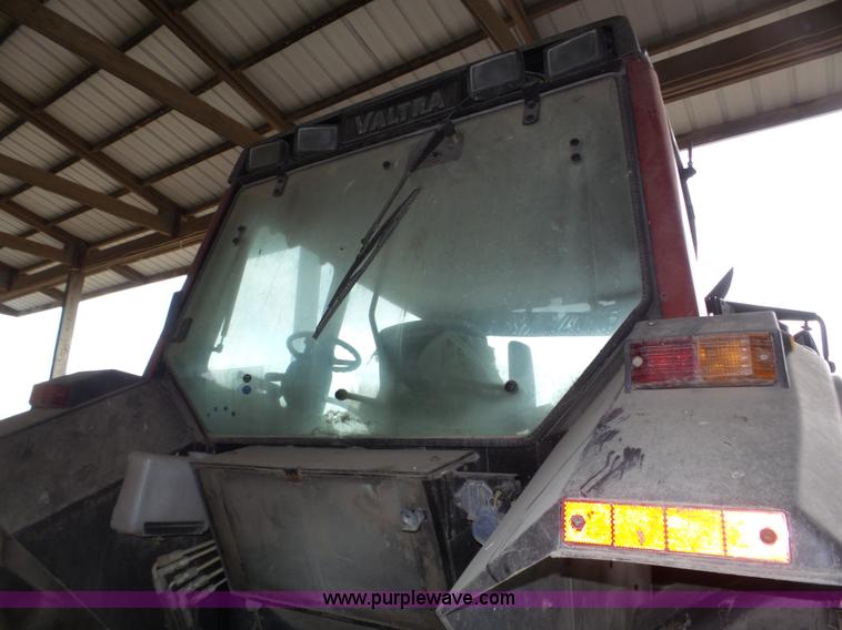 image for item J8919 2002 Valtra 6550 MFWD bidirectional tractor