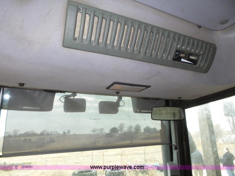 image for item J8919 2002 Valtra 6550 MFWD bidirectional tractor