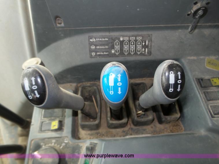 image for item J8919 2002 Valtra 6550 MFWD bidirectional tractor