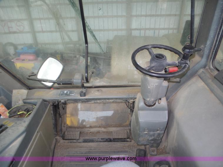 image for item J8919 2002 Valtra 6550 MFWD bidirectional tractor