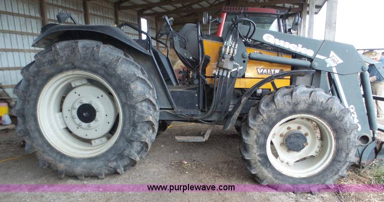 image for item J8920 2001 Valtra 700 MFWD tractor