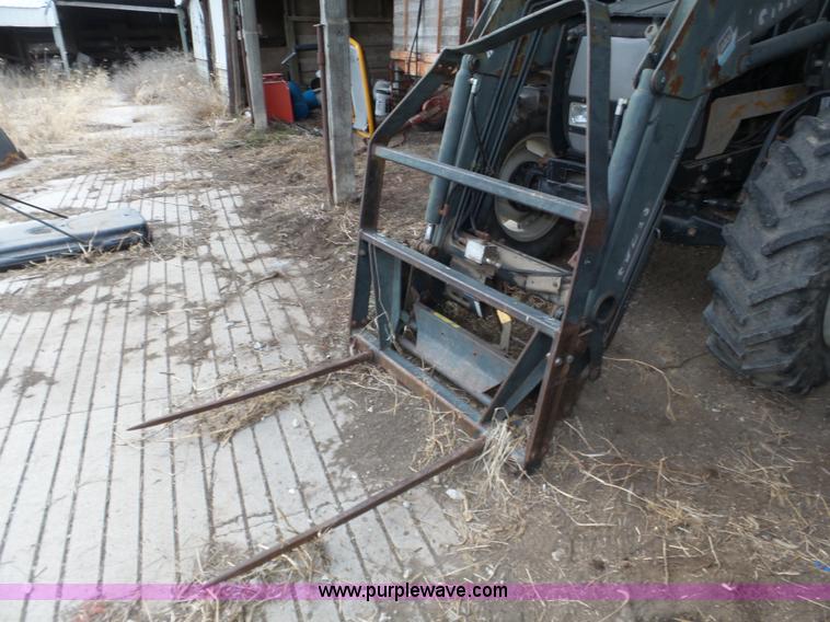 image for item J8920 2001 Valtra 700 MFWD tractor