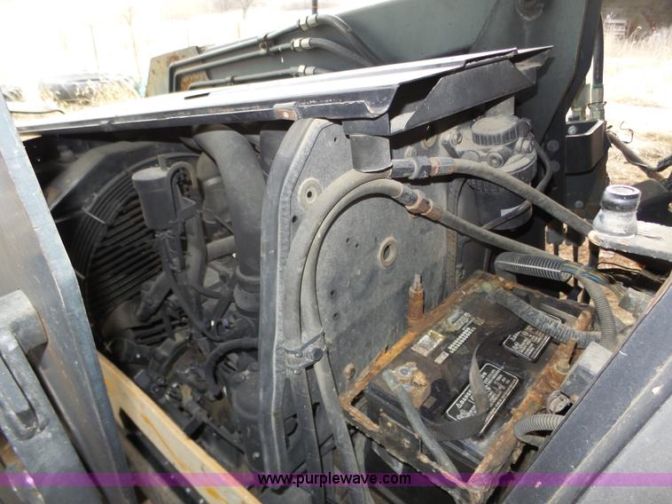 image for item J8920 2001 Valtra 700 MFWD tractor