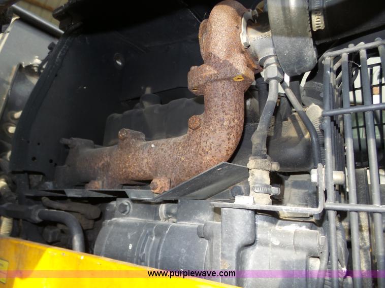 image for item J8920 2001 Valtra 700 MFWD tractor