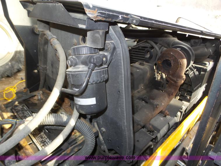 image for item J8920 2001 Valtra 700 MFWD tractor