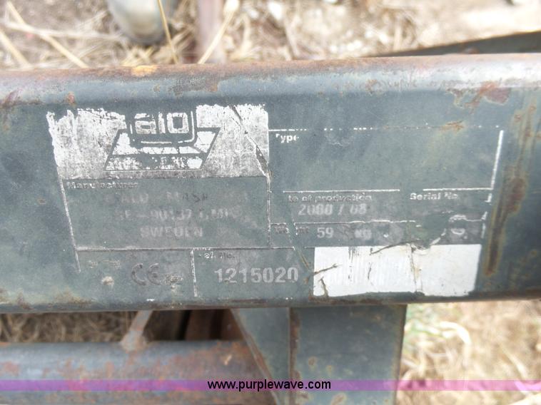 image for item J8920 2001 Valtra 700 MFWD tractor