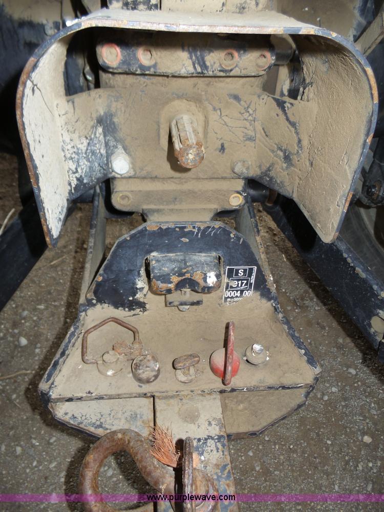 image for item J8920 2001 Valtra 700 MFWD tractor