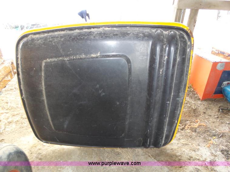 image for item J8920 2001 Valtra 700 MFWD tractor