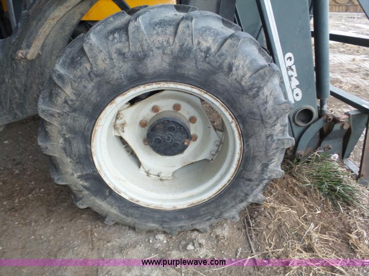 image for item J8920 2001 Valtra 700 MFWD tractor