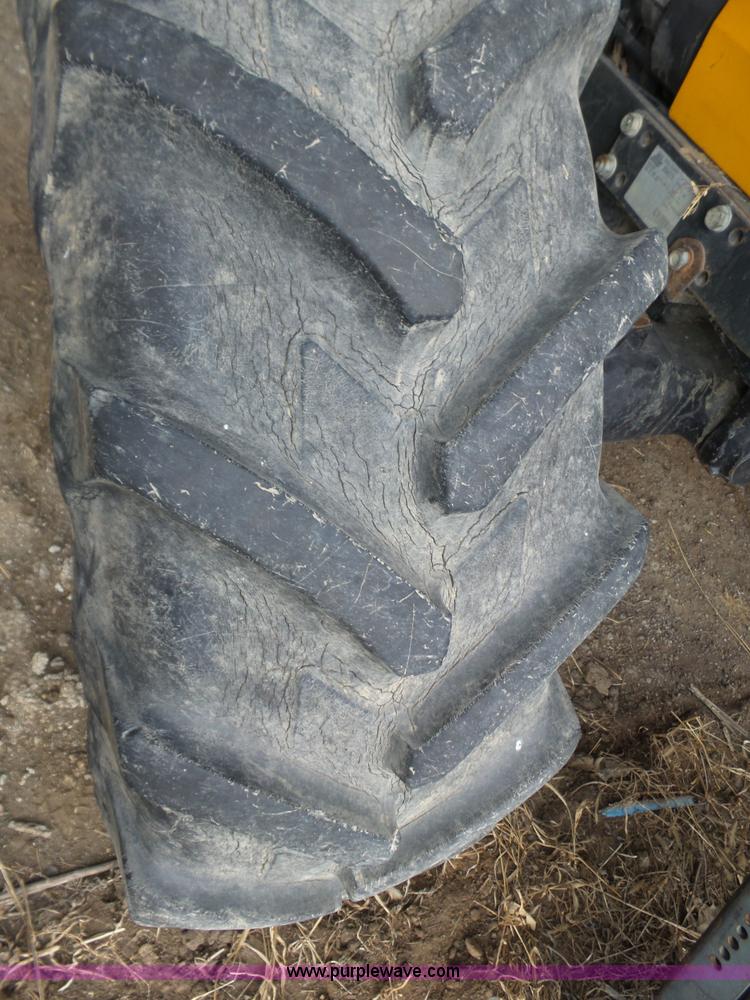 image for item J8920 2001 Valtra 700 MFWD tractor