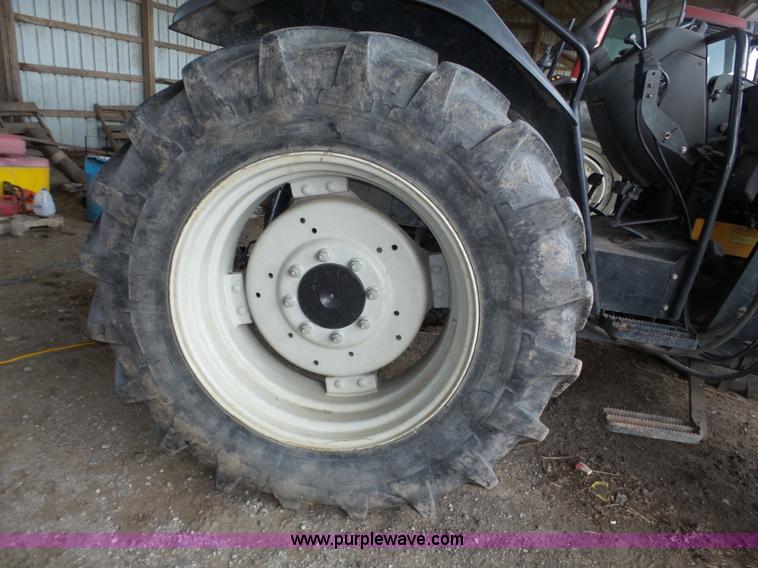 image for item J8920 2001 Valtra 700 MFWD tractor