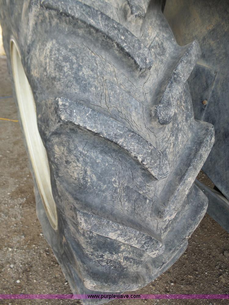 image for item J8920 2001 Valtra 700 MFWD tractor