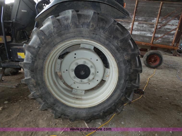 image for item J8920 2001 Valtra 700 MFWD tractor