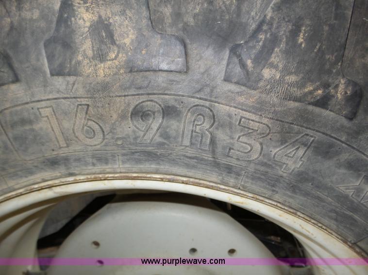 image for item J8920 2001 Valtra 700 MFWD tractor