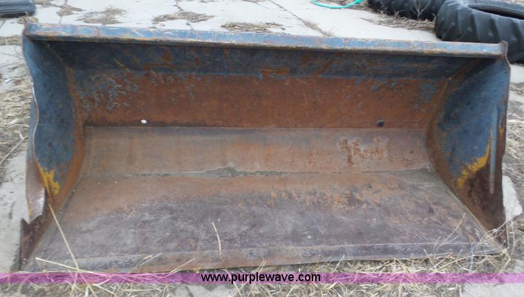 image for item J8920 2001 Valtra 700 MFWD tractor