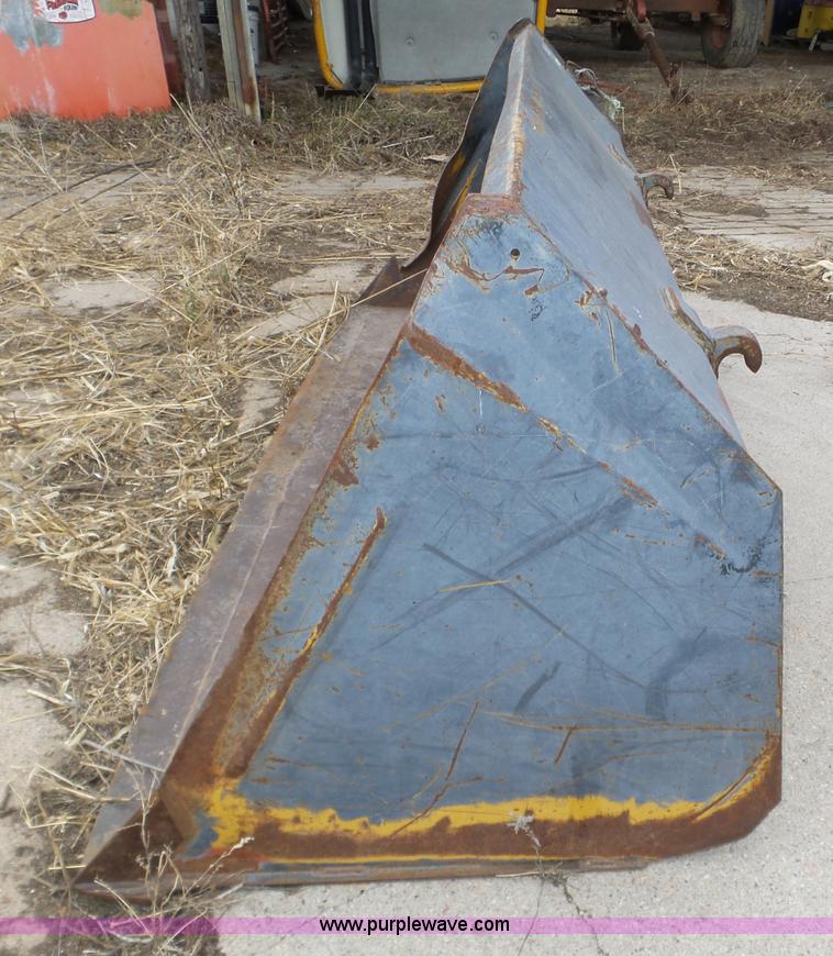 image for item J8920 2001 Valtra 700 MFWD tractor