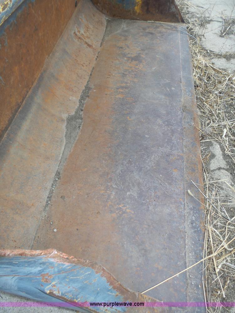 image for item J8920 2001 Valtra 700 MFWD tractor