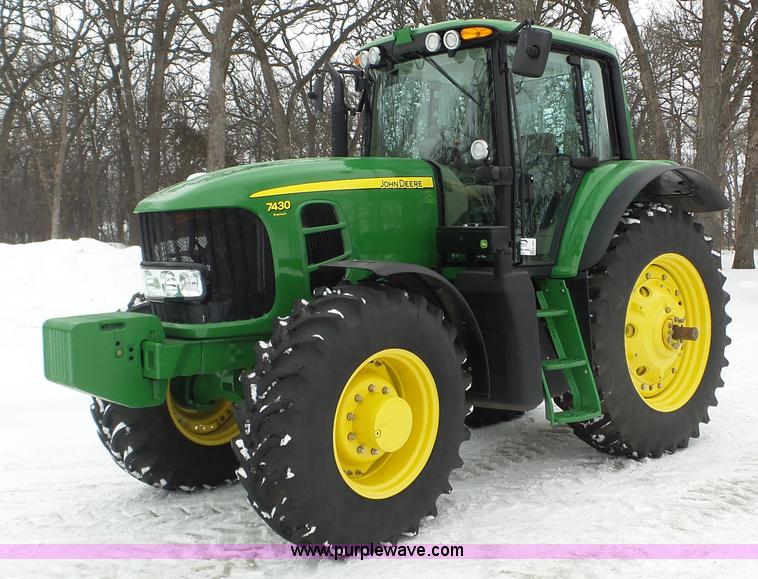 image for item K3492 2009 John Deere 7430 Premium MFWD tractor