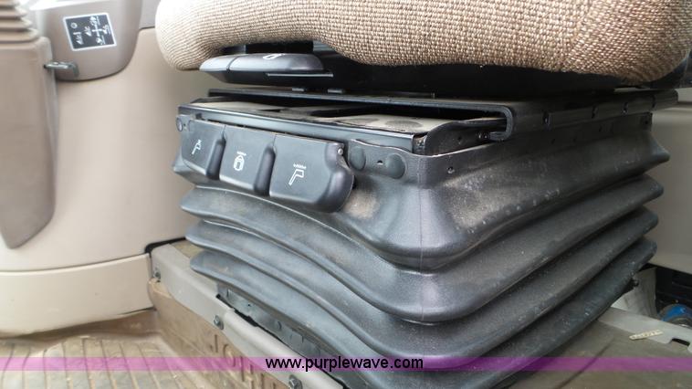 image for item K3492 2009 John Deere 7430 Premium MFWD tractor