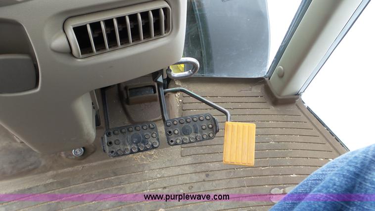 image for item K3492 2009 John Deere 7430 Premium MFWD tractor