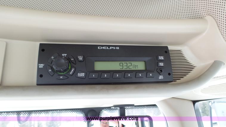 image for item K3492 2009 John Deere 7430 Premium MFWD tractor