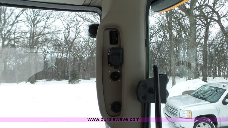 image for item K3492 2009 John Deere 7430 Premium MFWD tractor